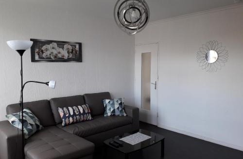 Vaulx En Velin Village Apartment | La Grâce
