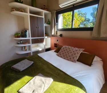 Saint-Etienne-de-Fontbellon Bed & Breakfast | La Grange d'Andrea