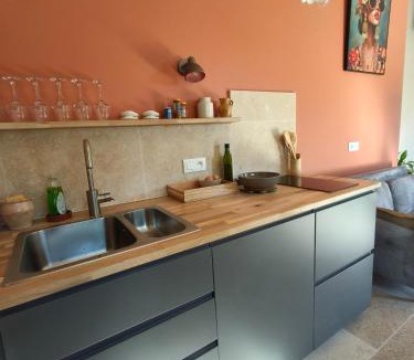 Saint-Etienne-de-Fontbellon Bed & Breakfast | La Grange d'Andrea