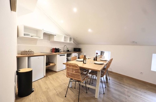 Camaret-sur-Aigues Apartment | La Grande Échappée Bohème wifi netflix prime clim