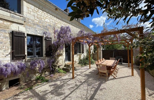 Neuil Apartment | La Grande Charbonnière Gîte for up to 8 people