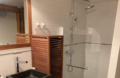 Montreux Ski Chalet | La Grande Garde Chalet en pleine nature