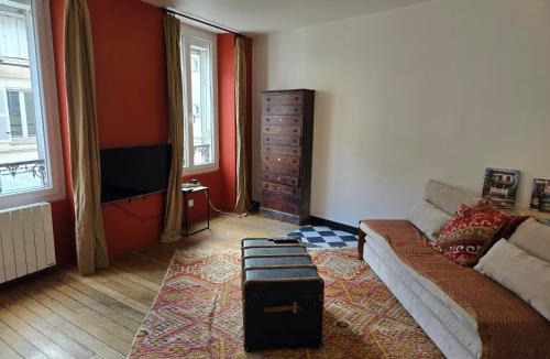 Coulommiers Apartment | La Grande Glycine