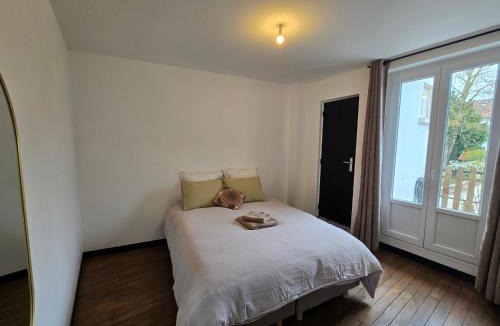 Coulommiers Apartment | La Grande Glycine