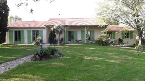 Les Fosses Apartment | LA GRANDE MATHINEO