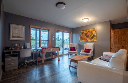 Notre-Dame-Des-Bois Cabin | La Grande Ourse | Hot Tub | Scenic View | Foosball