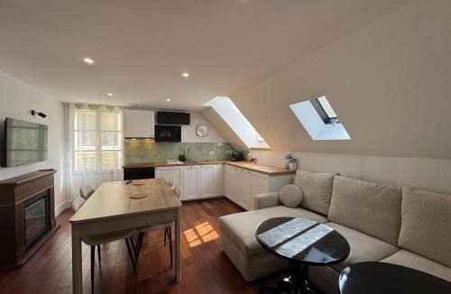 Rambouillet Apartment | La Grande Orangerie - face Château Rambouillet