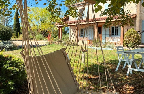Belveze House | La Grande Rossignol: Swimming pool, spacious rooms & private bath in Occitanie.