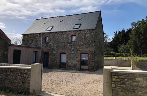 Les Moitiers-d'Allonne House | La Grange D'hatainville