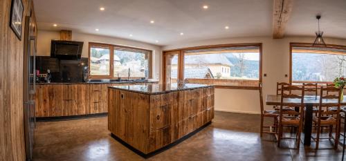 Bellecombe-en-Beauges House | La grange au ruisseau