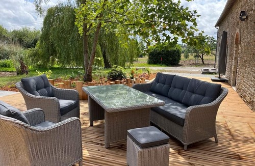 Livre-sur-Changeon House | La Grange aux Hirondelles