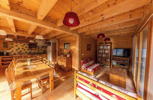 Montagnole House | LA Grange AUX Ecureuils 6 Pers