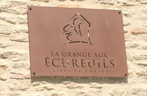 Levernois Apartment | La Grange aux Ecureuils