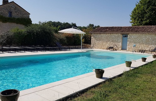 Conne-de-Labarde Cottage | La Grange aux Oiseaux" charming gîte