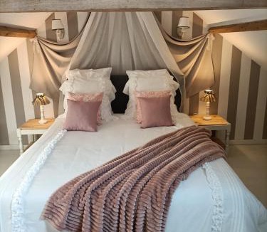 Woignarue House | La Grange Aux Hirondelles - Chambre romantique
