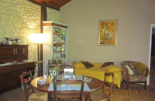 Mouzieys-Panens Bed & Breakfast | La Grange aux Livres