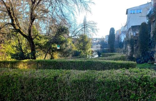 Castres House | La Grange Aux Mille Feuilles