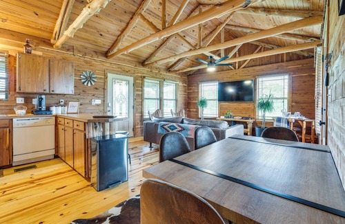 La Grange Cabin | La Grange Cabin on Acreage: Close to Wineries