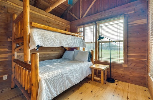 La Grange Cabin | La Grange Cabin on Acreage: Close to Wineries