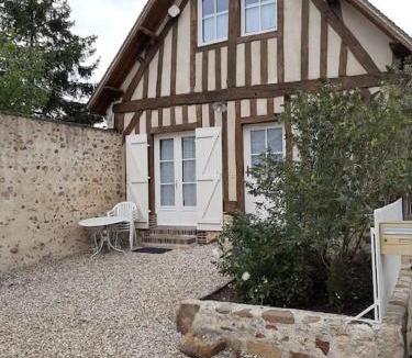 Rueil-la-Gadeliere House | La Grange Chevrefeuille