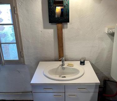 Uza House | La Grange Cirque