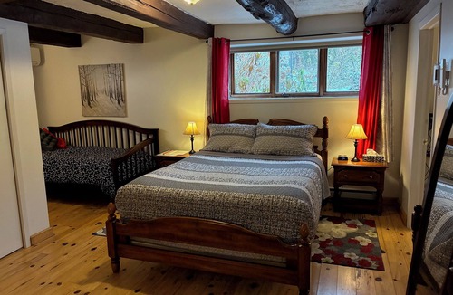 Wakefield Bed & Breakfast | La Grange Country Inn