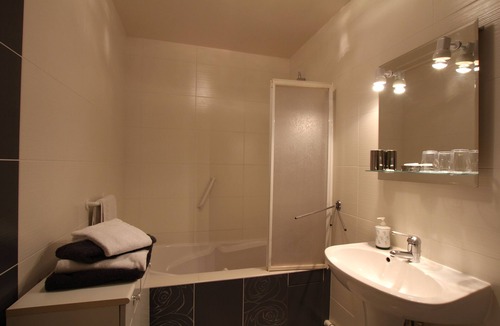 Lay-Lamidou Bed & Breakfast | La Grange de Georges