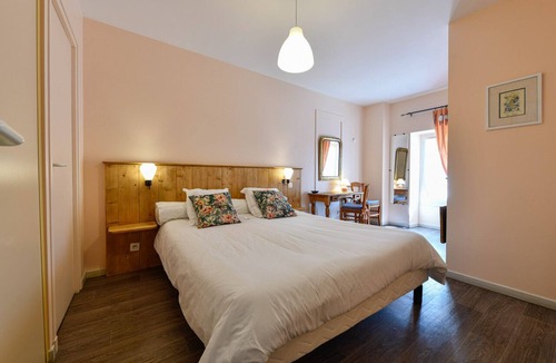 Lay-Lamidou Bed & Breakfast | La Grange de Georges
