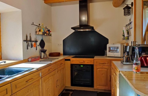 Ustou House | LA GRANGE DE GRAZET: A COSY REFUGE IN A GREEN SETTING