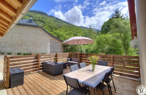 Chezery Forens House | La Grange de la Crête Beudron