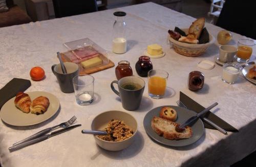 Saint-Priest Bed & Breakfast | La Grange des Griottiers