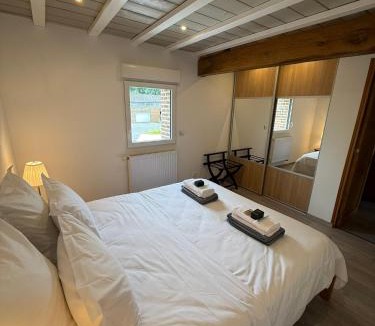 Cambron House | La grange des rosiers