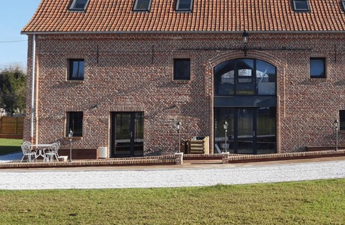 Cambron House | La Grange des Rosiers, Pool and Jacuzzi