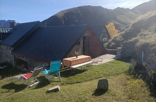Grust House | La Grange du Riou, superb scenery, pastoral setting at 1680 metres