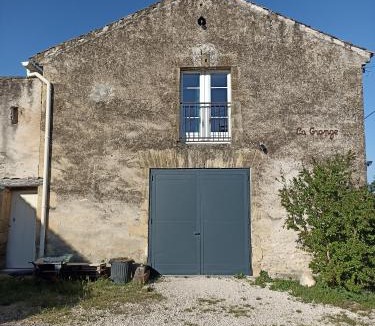 Roquemaure Apartment | La Grange