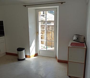 Roquemaure Apartment | La Grange