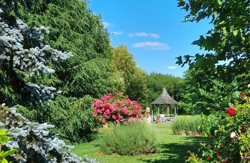 Saint-Sauveur-de-Flee House | La Grange - Guest house in Anjou Bleu
