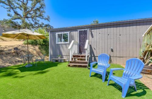 Coulterville House | La Grange Home w/Covered Patio & Gas Grill!