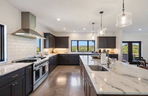 La Grange House | La Grange Modern Farmhouse, breathtaking views!