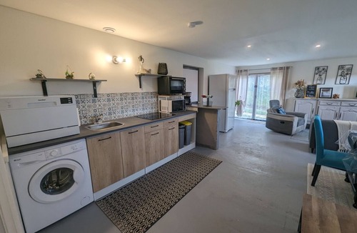 Neuilly-l'Eveque House | La Grange - Neuilly l'Evêque