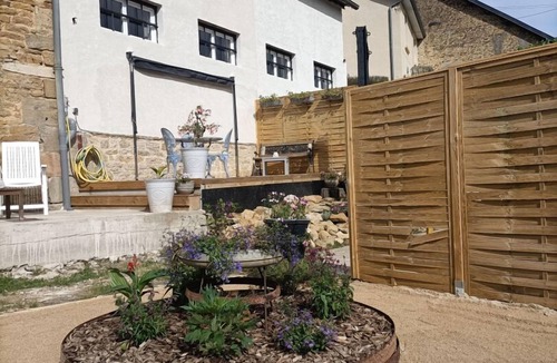 Neuilly-l'Eveque House | La Grange - Neuilly l'Evêque