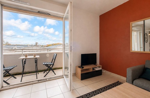 Laval Apartment | La Grange - Proche Gare & Parking