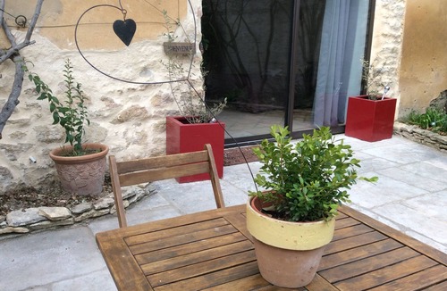 Jonquieres House | "La Grange" studio charm and tranquility in mas, countryside.