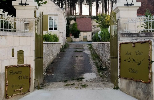 Loches Bed & Breakfast | LA Grenetiere Chambre Pour une Personne Avec Balcon