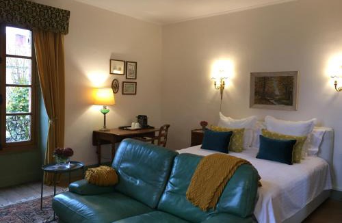 Marcillat-en-Combraille House | La Grenouille Noire