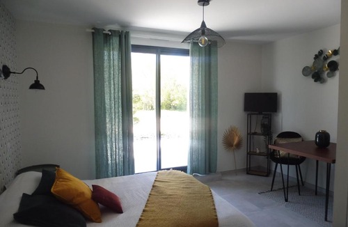 Lias House | La Grimoise, chambre d'hôte à la campagne