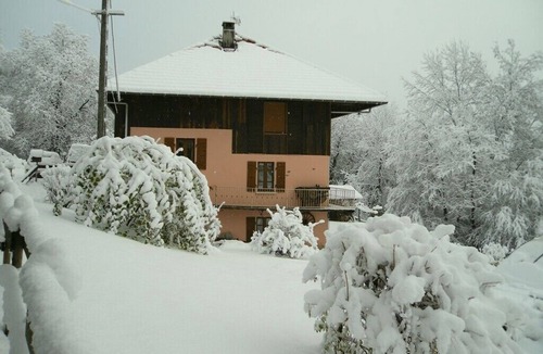 Clery House | LA GRIVE - CLERY - Gîte