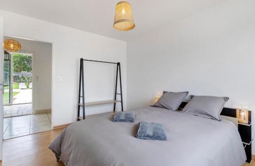 La Caillere-Saint-Hilaire House | La Guinguette du Bois