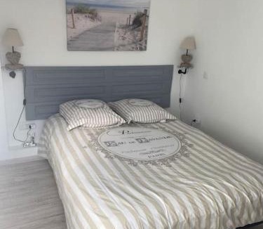 Beuzeville House | La Guitoune