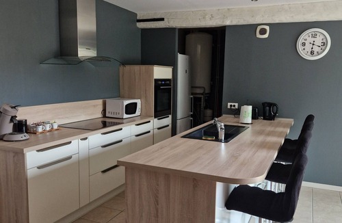 Gurgy House | La Gurgyçoise